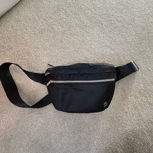Lululemon city adventurer belt bag 2.5L